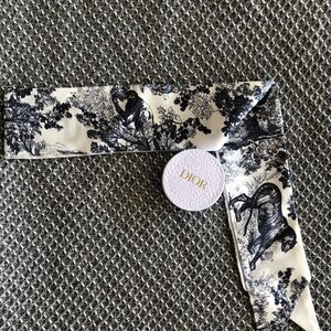 Dior Monochrome Silk Twilly